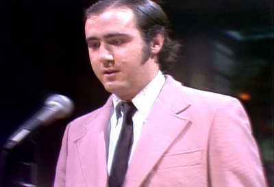 Andy Kaufman on Saturday Night Live, SNL performance image, alive, death hoax - HeadStuff.org