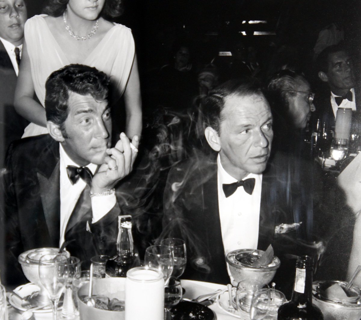 Frank Sinatra, Dean Martin smoking, bourbon, whiskey, old blue eyes in a tux, crooner, las vegas, new york, the bourbon baritone - HeadStuff.org
