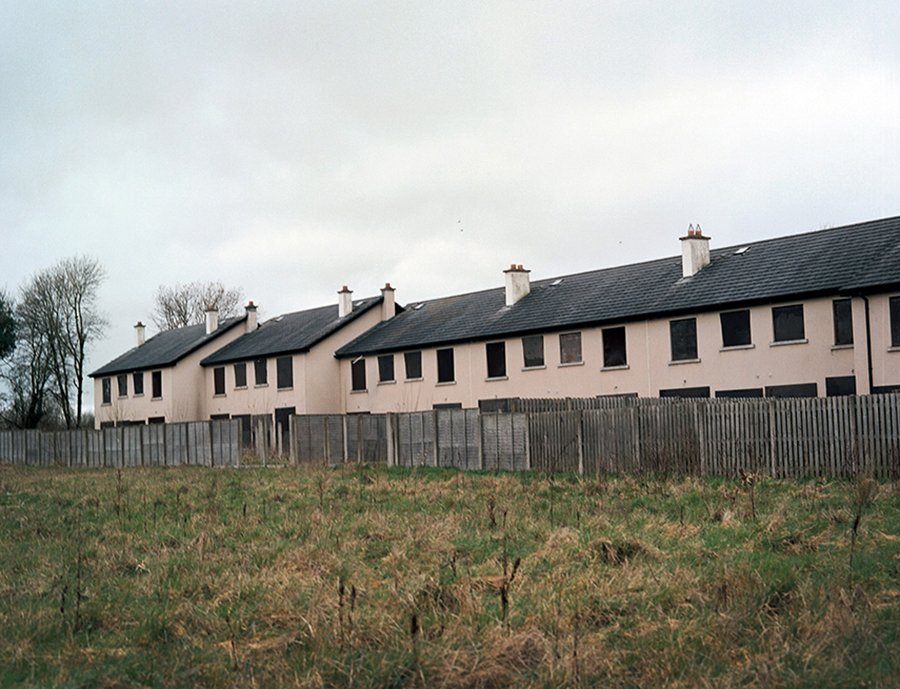 Ireland's housing crisis, bank crisis, recession, property boom and bust, inflation, corruption, property bust, ghost estates, greed, irish government, reeling in the years, ruth connolly, photographs - HeadStuff.org