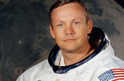 Neil Armstrong, the first man on the moon, astronaut, one small step for man, one giant leap for mankind, Moon Landing, Apollo 11, 1969, JFK, Gemini, Space mission, NASA, 45 years ago, 45th anniversary - HeadStuff.org