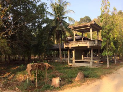 Suan Mokkh, ten day silent retreat, buddhism, monastic life, thailand, south east asia, meditation, zen, peaceful, monastry bell, yoga temple - HeadStuff.org