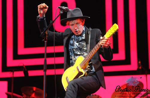 Beck, Odelay, Loser, I'm a loser baby, so why don't you kill me, sea change, Electric Picnic headliner, picnic 2014, EP2014, Midnight Vultures, folk, country, music legend, har mar superstar, elizabeth reapy, EM - HeadStuff.org