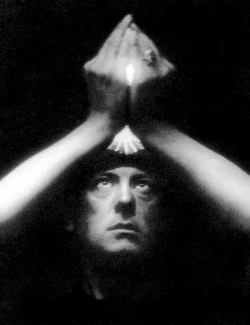 Aleister Crowley, author, hedonist, satanist, the wickedest man in the world, STDs, Golden Dawn, cults, occult, Thlemic, eleusis - HeadStuff.org