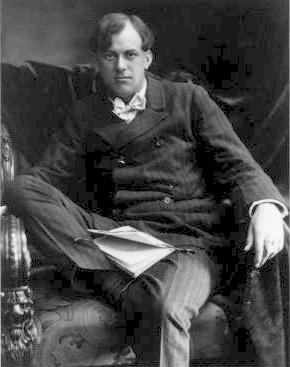 Aleister Crowley, author, hedonist, satanist, the wickedest man in the world, STDs, Golden Dawn, cults, occult, Thlemic, student, young - HeadStuff.org