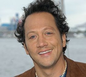Rob Schneider, actor, anti vaccines, against vaccination, idiot, snake, pseudoscience, SNL, comedy, funny, fool - HeadStuff.org