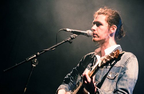 Hozier Irish tour, take me to church, Hozier on tour in Ireland December 2014, live picture - HeadStuff.org