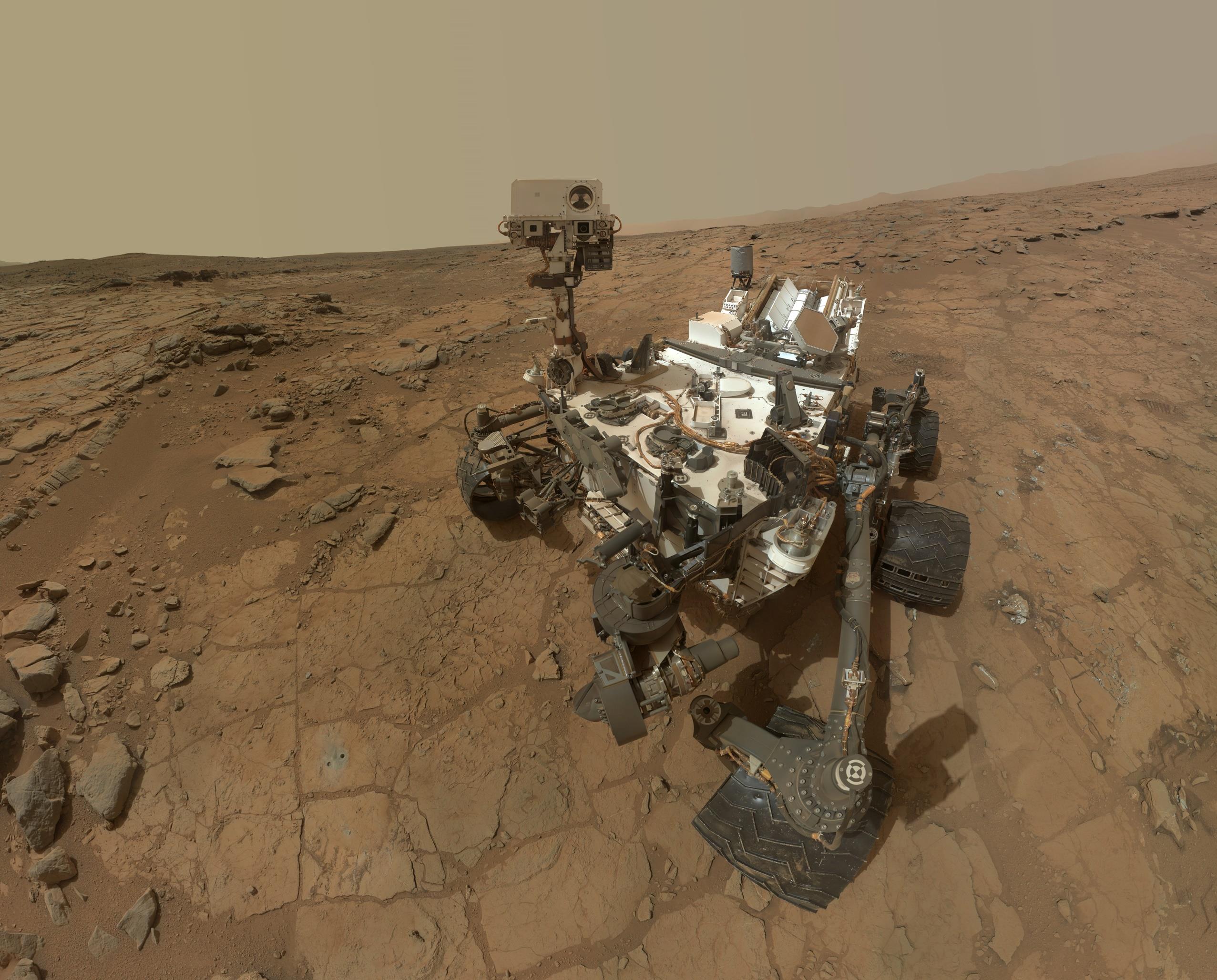 curiostiy rover spends a martian year on mars - Headstuff.org