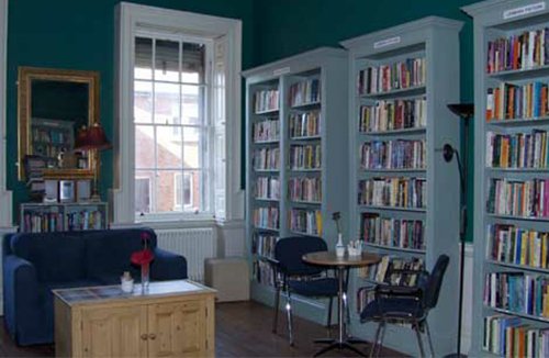 Outhouse Library, Dublin. Resource for LGBT readers Dublin, queer space-HeadStuff.org