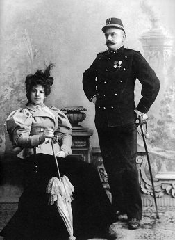 Margreet "Mata Hari" MacLeaod and Rudolf MacLeod. - headstuff.org