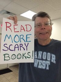 Photo of Stephen King in 2014  - headstuff.org
