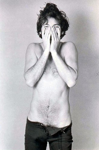 Bruce Springsteen topless - HeadStuff.org