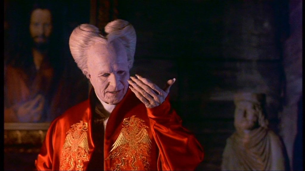 Gary Oldman as Dracula in a fetching Kimono - HeadStuff.org