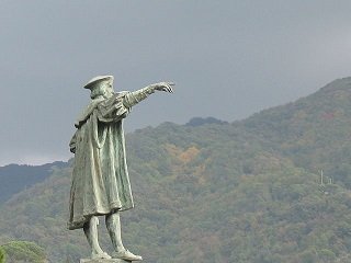 Statue of Christopher Columbus - headstuff.org