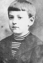 HP Lovecraft as a child - headstuff.org