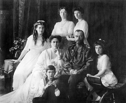 Tsar Nicholas II and his family - headstuff.org