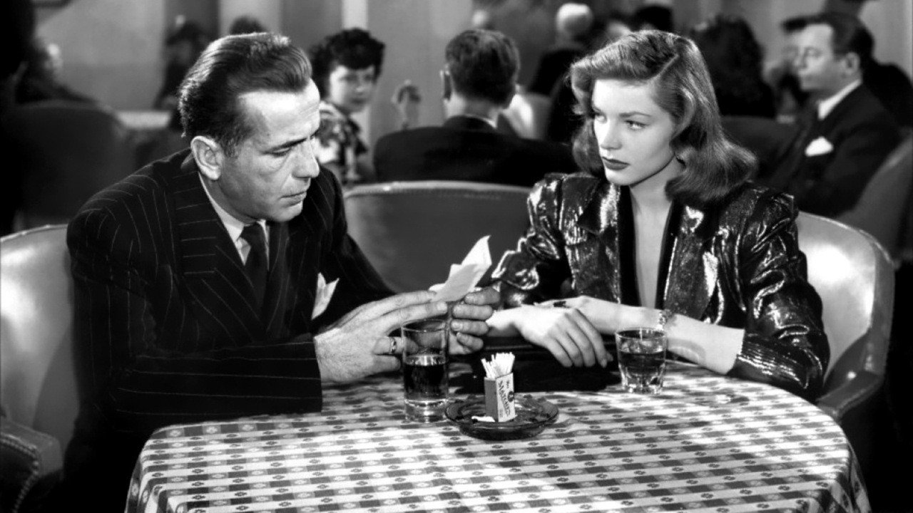 Humphrey Bogart and Lauren Bacall in Howard Hawks The Big Sleep (1946) - HeadStuff.org