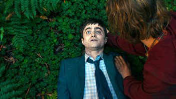Daniel Radcliffe as Manny the corpse in Swiss Army Man - HeadStuff.org