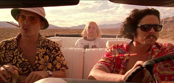 Depp, Tobey Maguire and Benicio Del Toro in Terry Gilliam's Fear and Loathing in Las Vegas. - HeadStuff.org