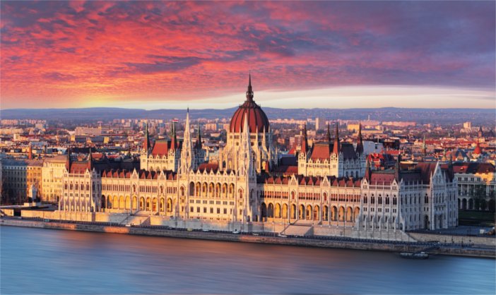 Budapest Palace - HeadStuff.org