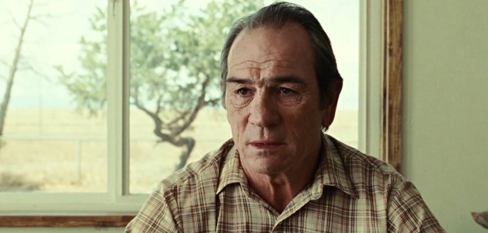 Tommy Lee Jones in the Coen Brothers' No Country for Old Men - Headtuff.org