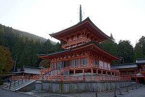The East Pagoda at Enryaku-ji - headstuff.org