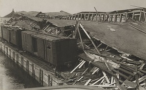 The aftermath of the Black Tom explosion - headstuff.org