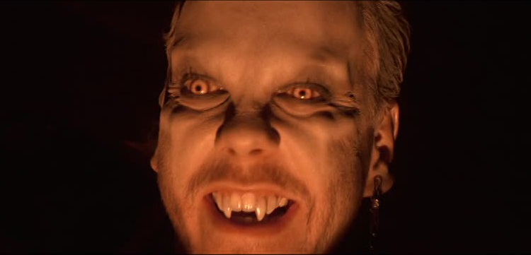 Kiefer Sutherland in The Lost Boys - headstuff.org