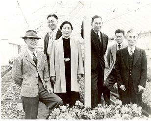 Fred Korematsu and his family - headstuff.org