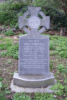 Jane Wilde's memorial in Kensal Green Cemetery - headstuff.org