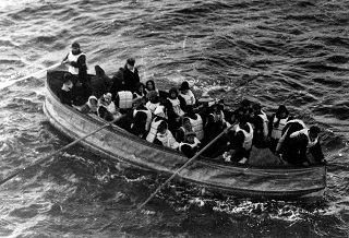 A lifeboat from the Titanic - headstuff.org
