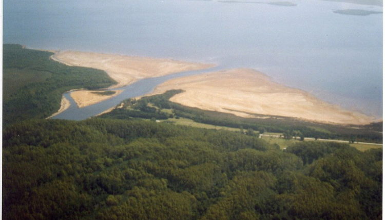 The mouth of the King River - headstuff.org