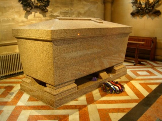 Napoleon III's grave - headstuff.org